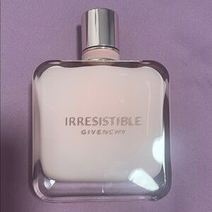 Givenchy Irresistible Rose Velvet Perfume